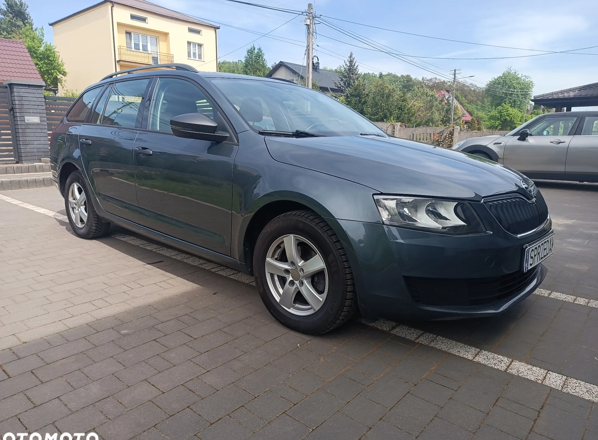 Skoda Octavia cena 33700 przebieg: 235000, rok produkcji 2015 z Starachowice małe 742